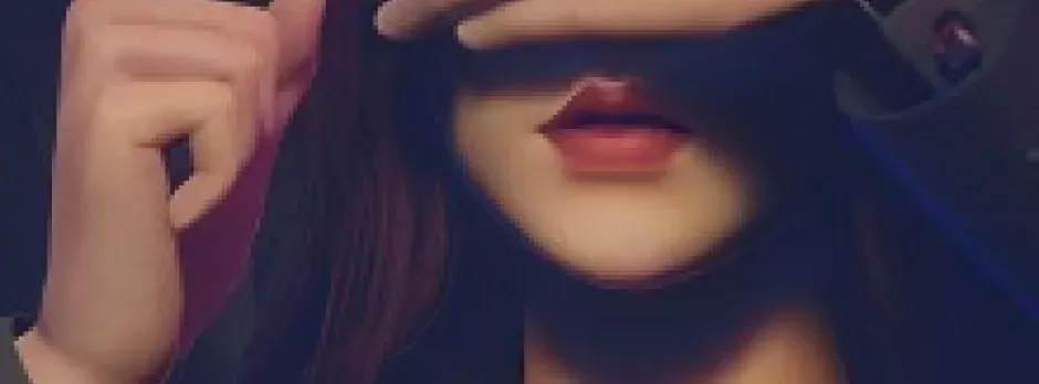 Sắc Đẹp Giả Dối